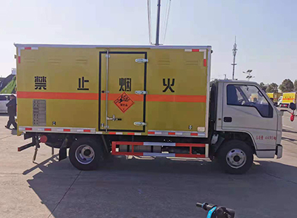 杭州爆破器材运输车工人安全操作规范与智能技术保障